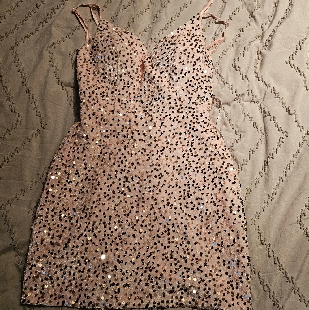 Dress - Picture 1 of 4